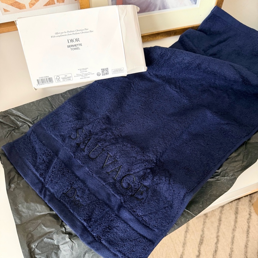 Dior Men Sauvage Navy Towel‎